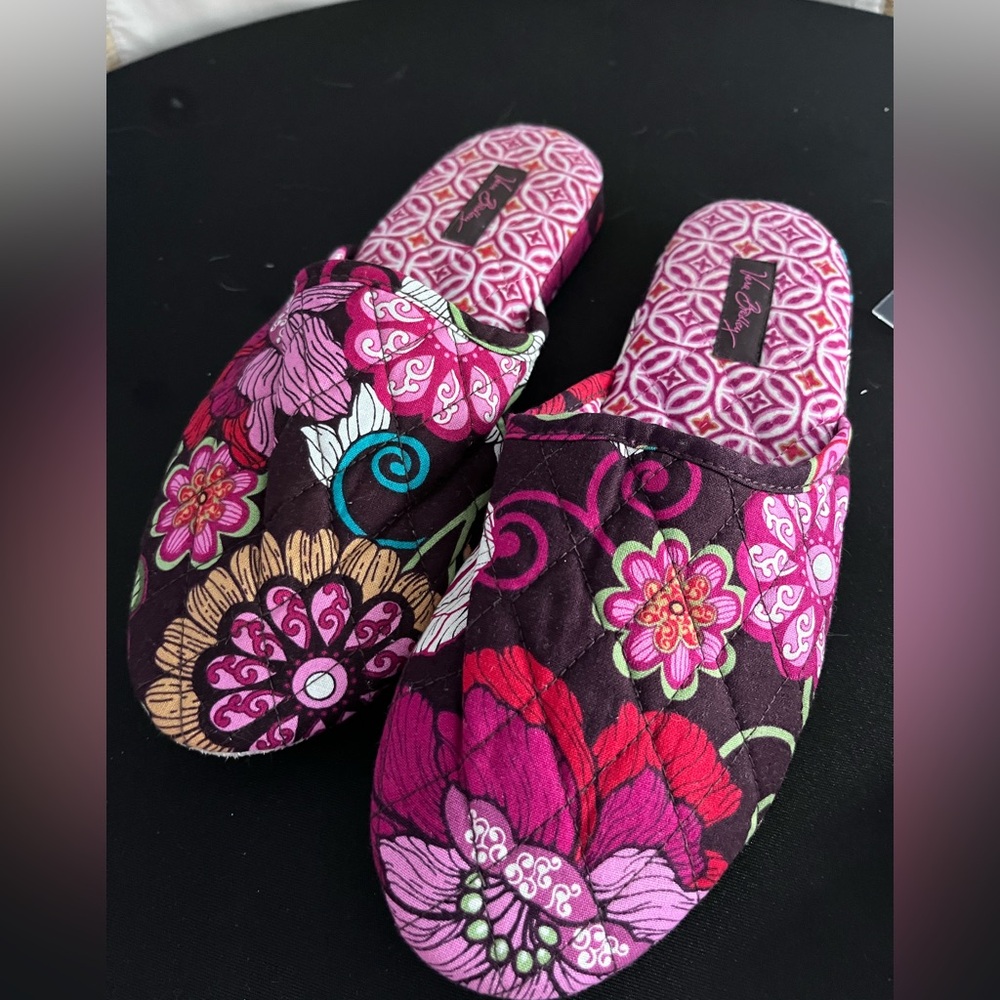 Vera Bradley quilted slippers “Mod Floral”